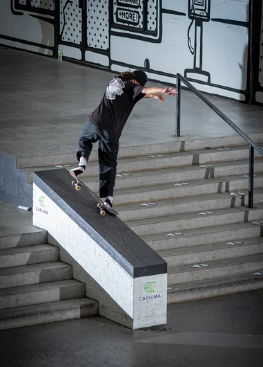 Marc Arias shows class with a Gap Backside Noseblunt amidst all the
flippy-dooda boolshit of the best trick comp.

<!--damnamla22qualifiers-->