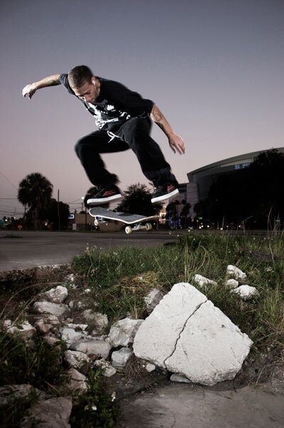 Dave Cruz - kickflip