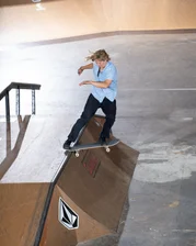 Lea front tail in to