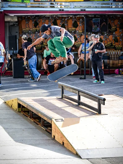 Serge shuts it down with this Hardflip Back Lip.


<!--cigarcityjaialaiween2023-->