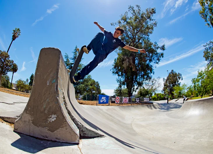 <!--dala15-->

Watch out for Mason Silva this weekend, he’s real good. Frontside

Noseblunt.