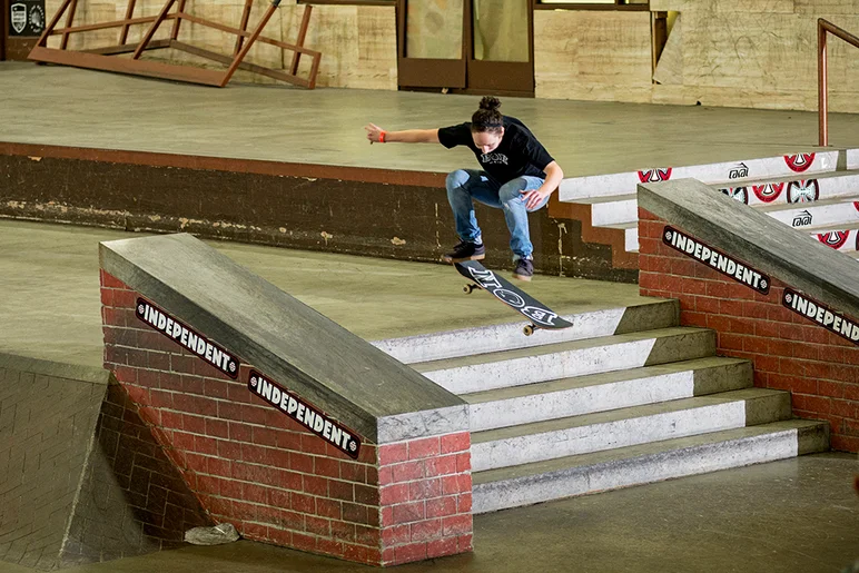 <!--dala19quals-->

Brooke Whipp letting us know what kinda grip she rides on this Kickflip down the 5.
