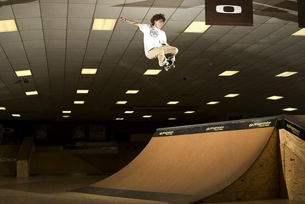 Jereme Knibbs - frontside tuck