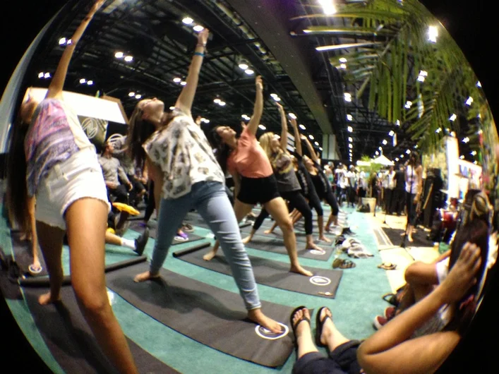 <!-- surfexpo2013 -->

Volcom yoga time moments