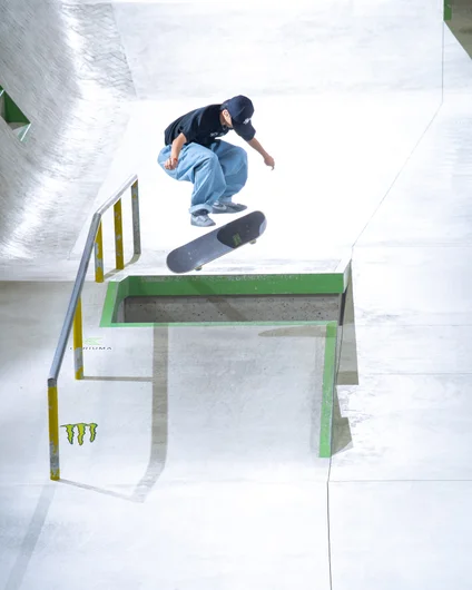 Kairi Matsumoto picture perfect tre flip on the bump to bump

<!--damnamjapan2022finals-->