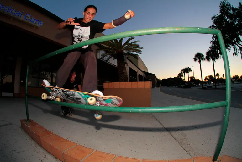 <!--conshaines-->

One final stop before the sun was gone. Alejandro FS 50-50 the middle bar. What a great day!