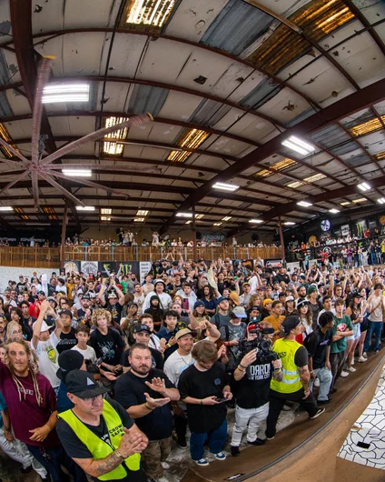 The best part of Tampa Pro is standing up here and looking behind you to this sea of people waiting to see who won the contest.

<!--tampapro22finals-->