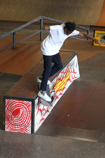 <!--sr18photos-->

Darius : Back Smith
