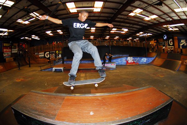 Markus Jalaber - kickflip frontside 50-50