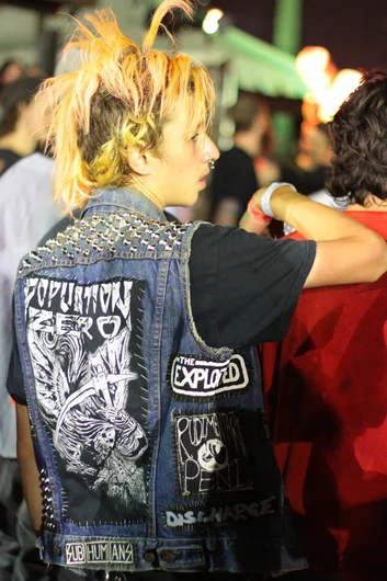 <!--pro15satnight-->
This kid is from parts unknown.