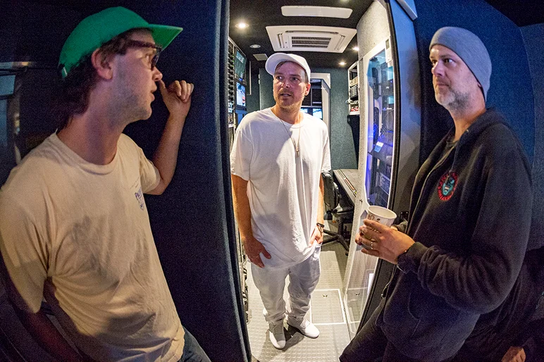 <!--dala18quals-->

Blair and Mike from ETN give Muska a tour of their weird Deep Space 9 Spaceship Trailer.
