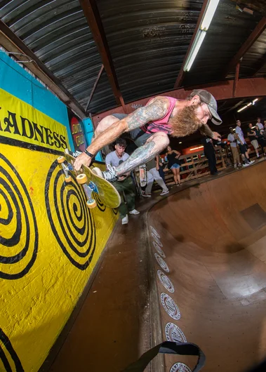 Bobby ripping it off the wall to fakie.

<!--ombj2022-->