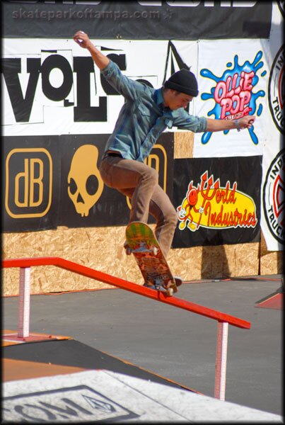 Peter Molek - switch frontside nosegrind