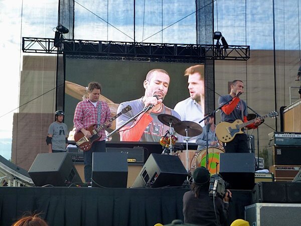 Vegas: Ben Harper has a mini-ramp