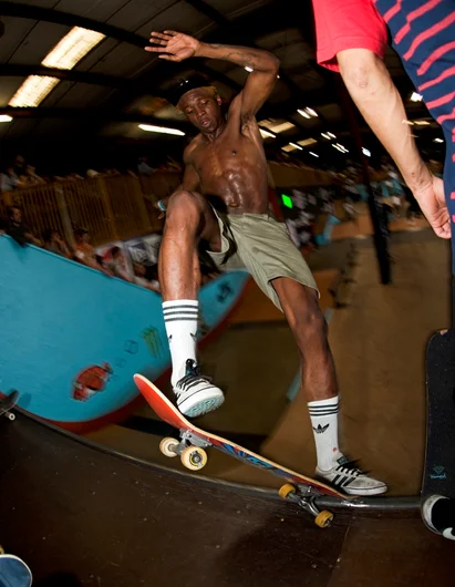 <!--am15satday-->

Leandre Sanders strips down for a Bluntslide Revert.