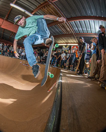 Kenny Michaels getting blunted and sticking that one footed pop in

<!--oldmanbowljam23-->