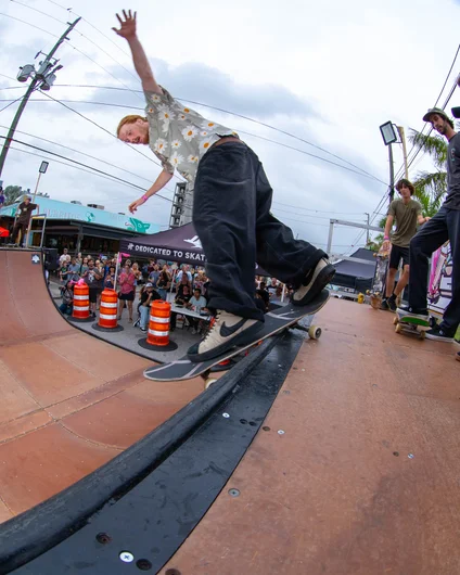 We took a little break and came back to a really nice back smith from Armand Fasquel - he was walking around St. Pete and stumbled upon the contest.


<!--skatingacrossborders2022-->