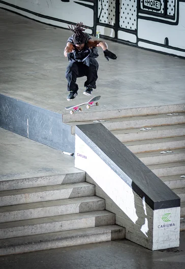 Anderson Stevie pulled this Switch Frontside Flip a few times, this one for the
best trick contest.

<!--damnamla22qualifiers-->