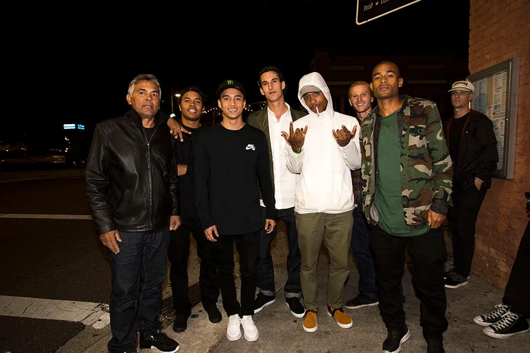 <!--pro16sunnight-->

Now THAT'S a crew! Gustavo fam, Dad and Felipe, Nyjah Huston, David Loy, Boo Johnson and Tommy Fynn.