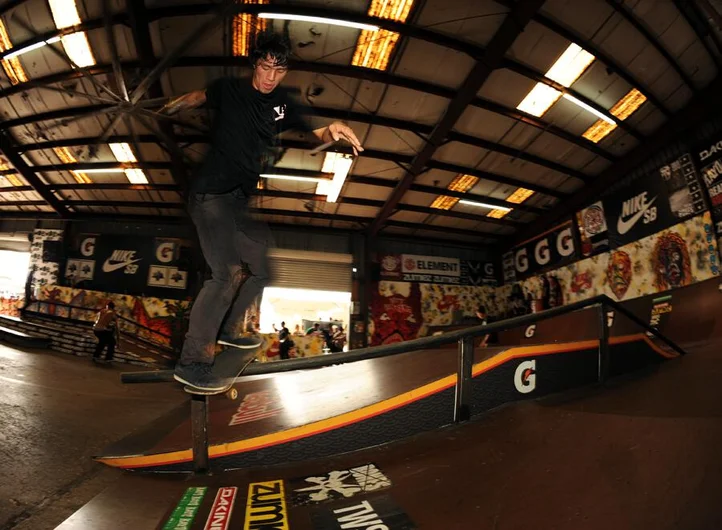 <!-- amdec13sun -->

John Hill was another Damn Am finalist who didn't have to skate until Sunday. Here he is on a switch back lip.