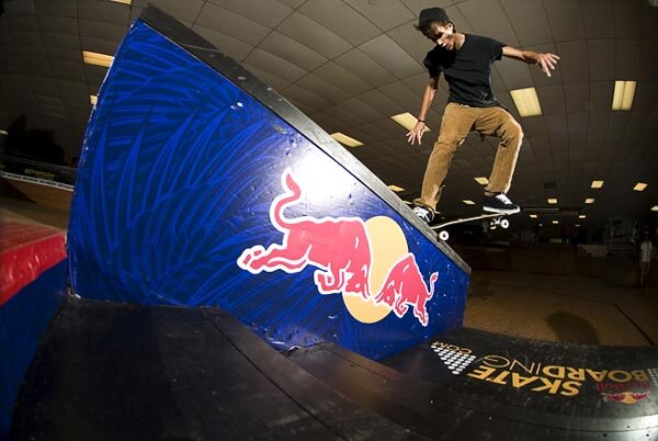 Dylan Perry - backside 180 nosegrind