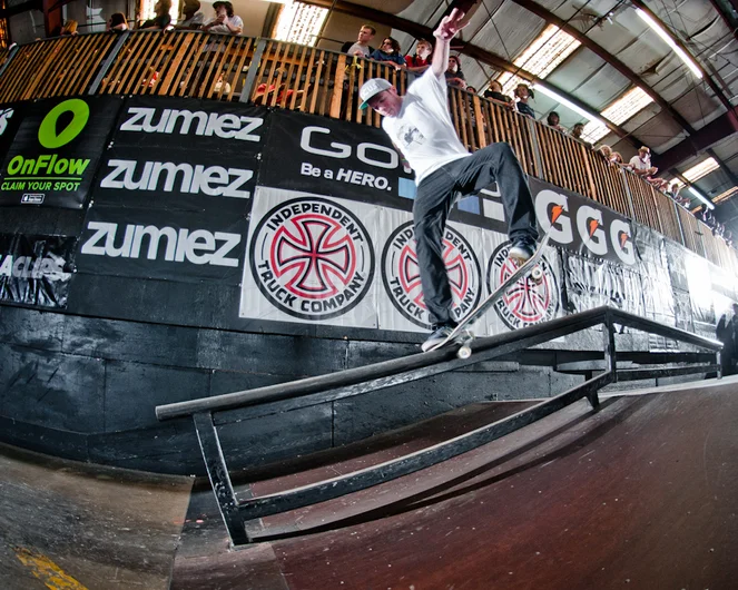 <!--ta14-sd-->

Zander Gabriel 180s over into switch crook.
