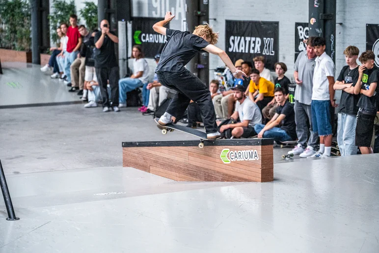 Vitus takes his front crook up the ledge for his last run of the finals.

<!--damnamnetherlandsday3-->