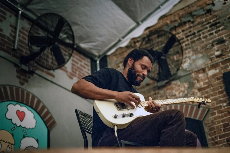 <!--cotc19raybarbee-->

He was really jammin’!


