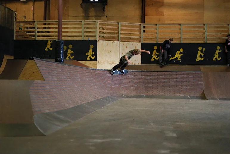 <!-- 2013coursefinal -->

Derick Glancy carving through the China Banks that replaced most of the flatground in this area.