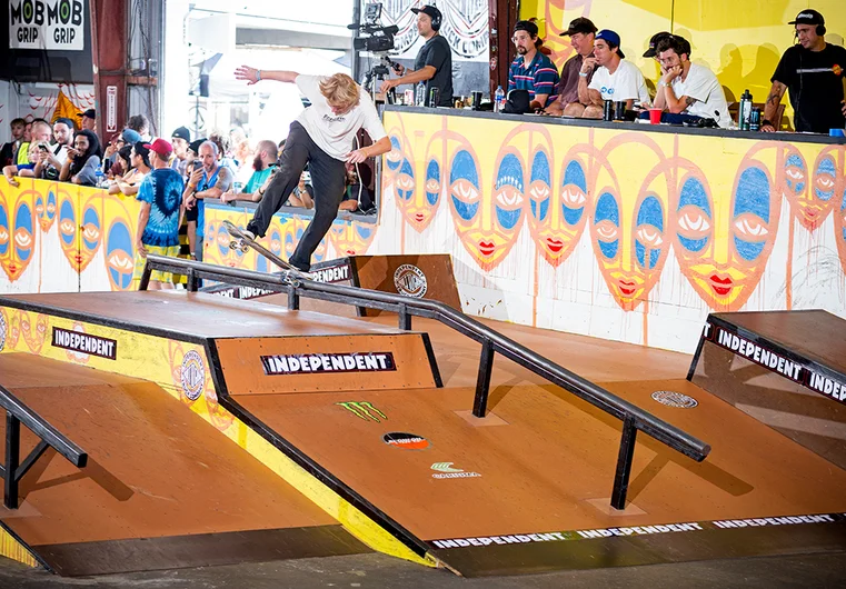 That bar probably has about 87 candles worth of wax on it, Jack Olson takes advantage with a S/S Front Bluntslide.
<!--sundaytampapro2021-->