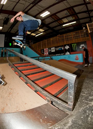 <!--am15-thursday-->

Antonio Durao’s warm up is a bit more hectic with a Switch Flip Front Board.