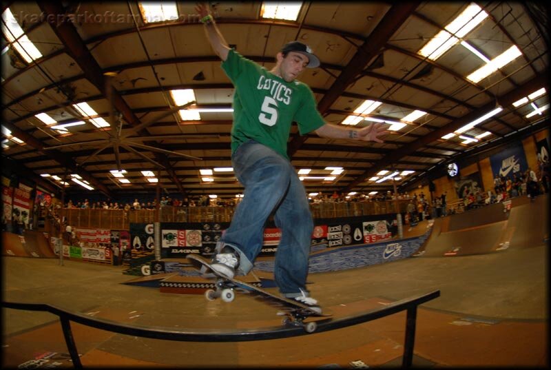 Anthony Shetler - nollie nosegrind