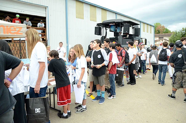 This is the line to get to meet and greet your favorite skateboarders. I wonder who they were waiting in line for.<!-- Make-A-Wish Article -->