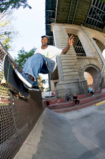 <!--danyc15-->

Keith Hardy was the first dude to show up and check in and it was quickly apparent that he owns this park. Tip toe FS wall rides were one of many tricks in his bag.