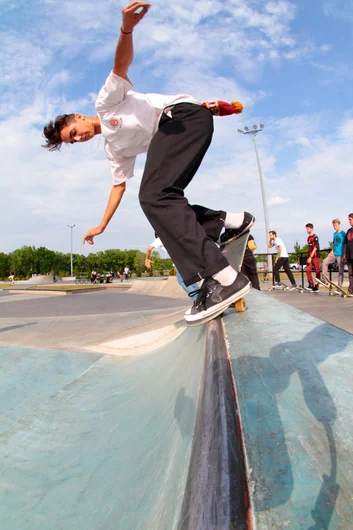 <!--copa15-->

Alejandro - BS Nosepick.