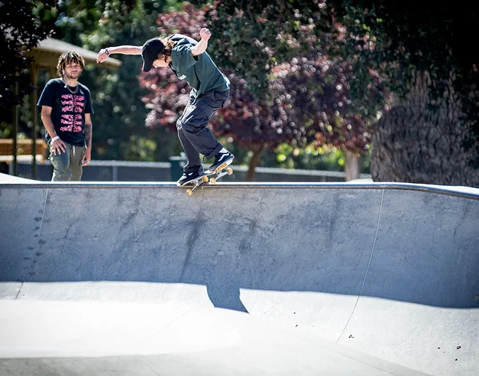 <!--daww19finals-->

He Shuvs out.
