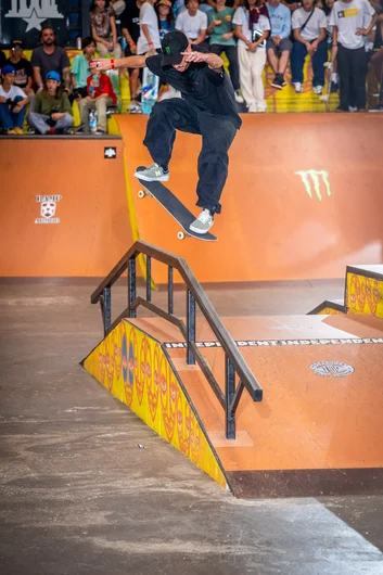 Jorge going the distance with a gap noseblunt

<!--TampaAm21Finals-->