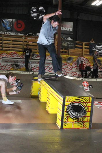 <!--bff2018-->

Vincent Alvarez : Switch Wallie Lipslide