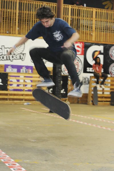 Trey Butler - kickflip