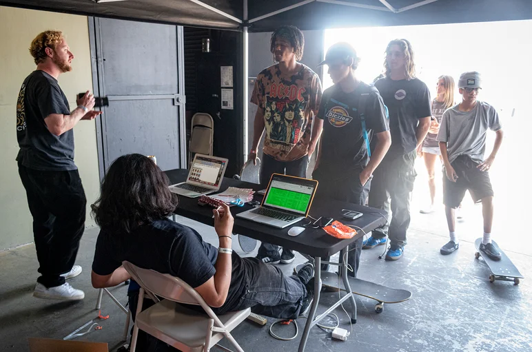 Who wants to get snapped up?!


<!--damnamla22practice-->