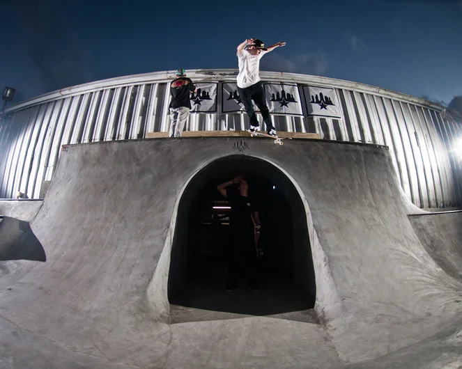 <!--ta14-t-->

Hermann Stene mans up to a backsmith.