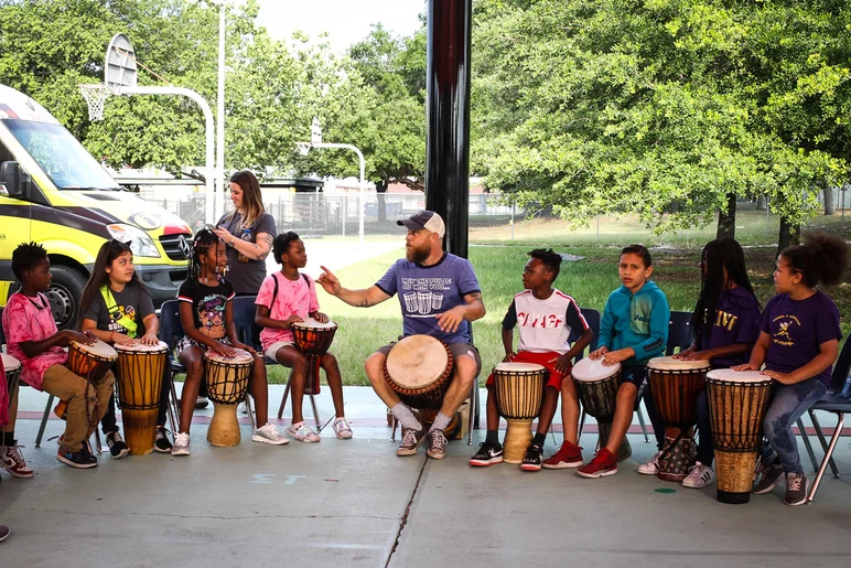 <!--desotob4b-->
Steve from Giving Tree Music provided the drums and the soundtrack of a morning of skating.
