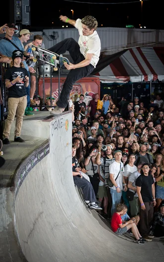 All eyes on Jake as he Yanks his board on top of the tombstone

<!--tampapro23concretejam-->