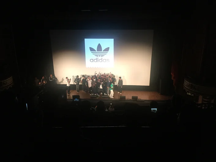 <!--zatcali-->

But before tonight’s Featured Presentation, Snoop shoots a Selfie with the entire adidas team and every person any of them know. 