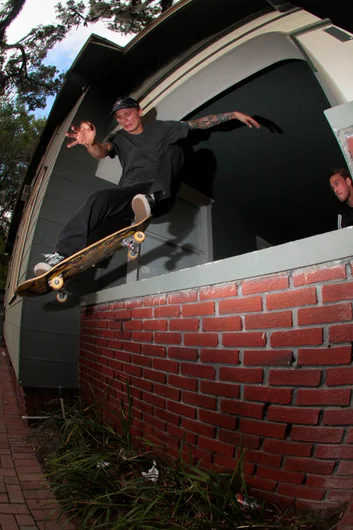 <!--exp115-->

Don’t let Eric fool you... he’s the event commander but that doesn’t stop him from killing it on a board too. Crouch Ollie.