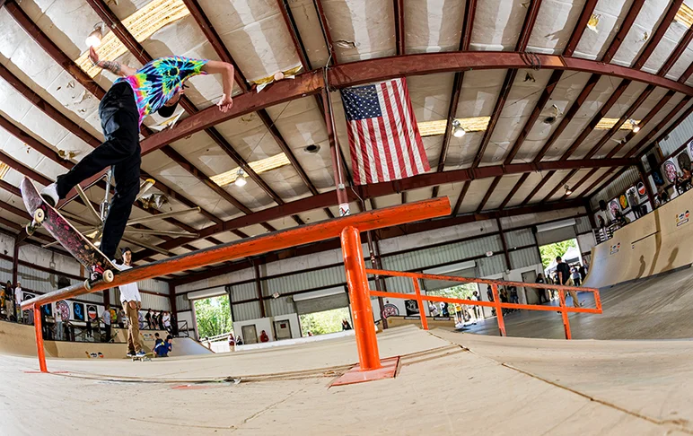 <!--daatl17-bt-->

Nothin' wrong with a lil flip in flip out but Blaine Partridge keeps it photogenic with uh bs Noseblunt Slide.