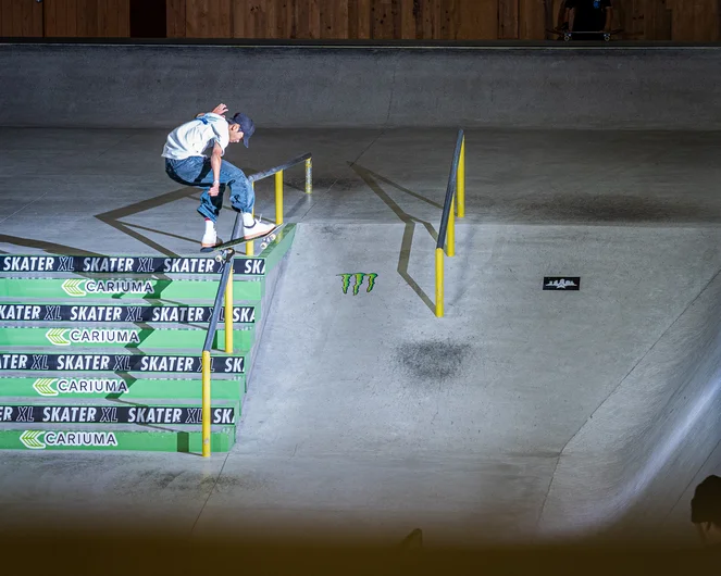 Sena closing out semi-finals with a heelflip front blunt


<!--damnamjapan2023mensfinals-->