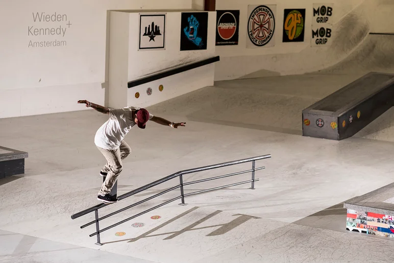 <!--daams17qual-->

Roger Silva - Nollie Backside Overcrooked