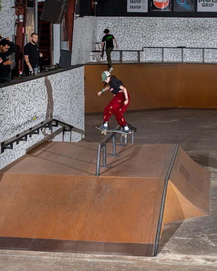 Shiloh going the distance with a front board for the judges.

<!--polarvideopremier2022-->