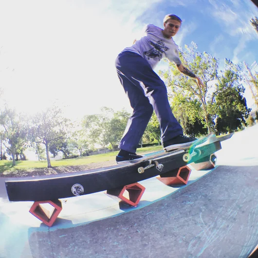 <!--lart15-->

Eric McKenney with the bsts at Diamond. He should be pro or something.